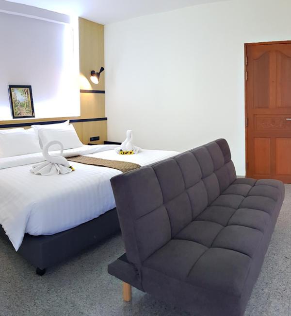 The Route Sriracha Hotel And Residence Ban Laem Chabang Εξωτερικό φωτογραφία